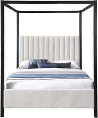 Kelly - Bed