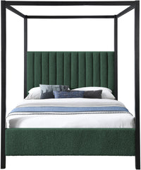 Kelly - Bed