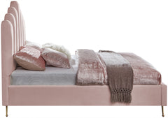 Lily - Bed