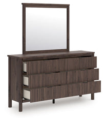 Pamytta - Panel Platform Bedroom Set