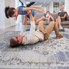 Payas - 6' X 9' Medallion Area Rug - Cream / Gold