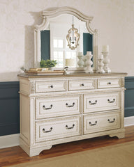 Realyn - Dresser