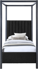 Kelly - Bed