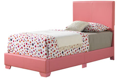 Elegant Platform Bed For Relaxed Spaces