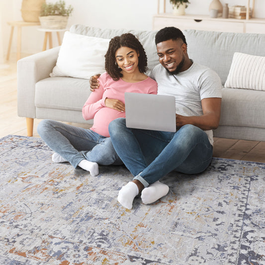 Payas - 5' X 7' Traditional Area Rug - Ivory / Gray