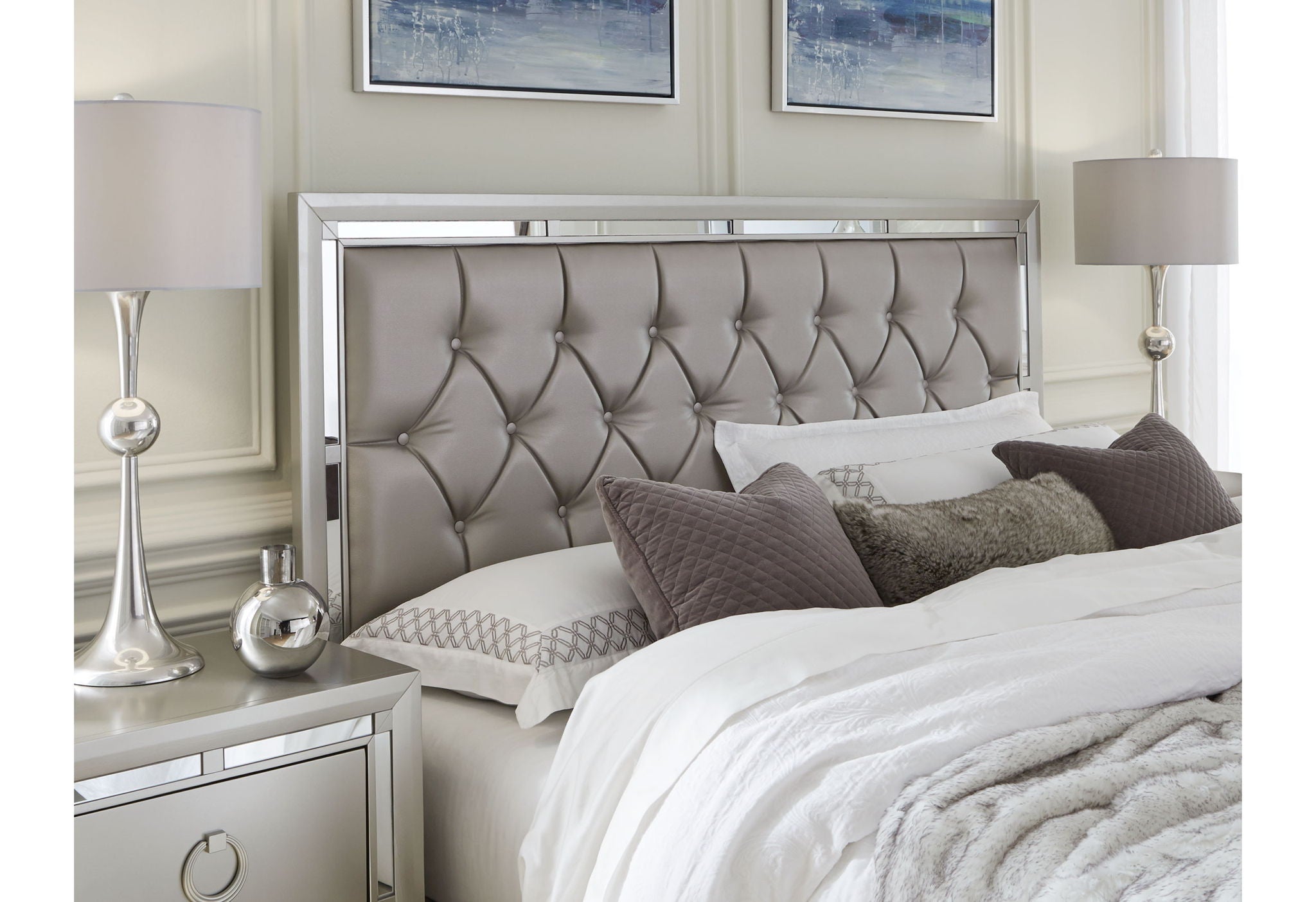 Riley - 5 Piece Queen Bedroom Set (Bed, Dresser, Mirror, 2 Nightstands) - Silver