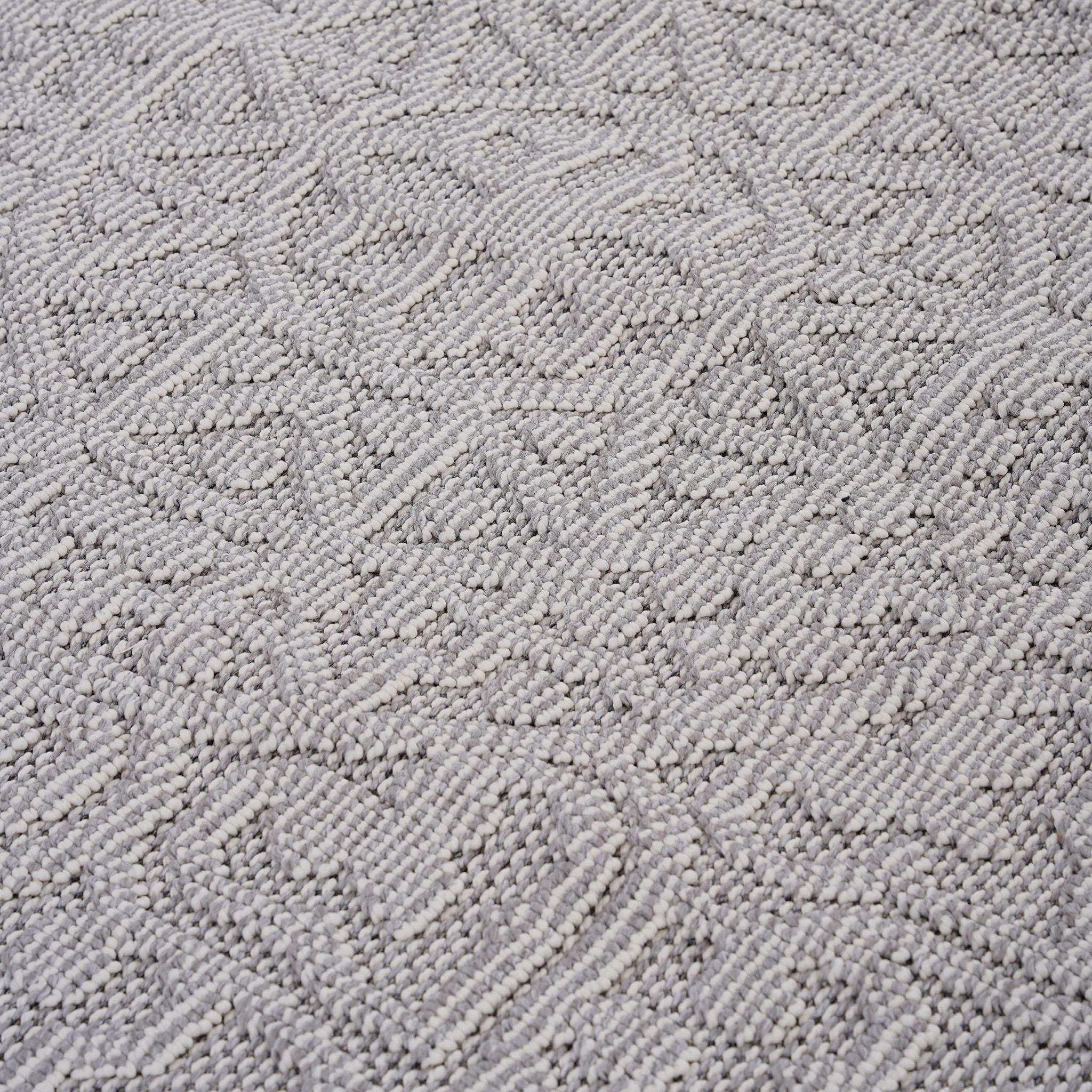 Guros - 6' X 9' Medallion Indoor / Outdoor Area Rug - White