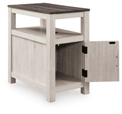 Fendenmore - Chair Side End Table