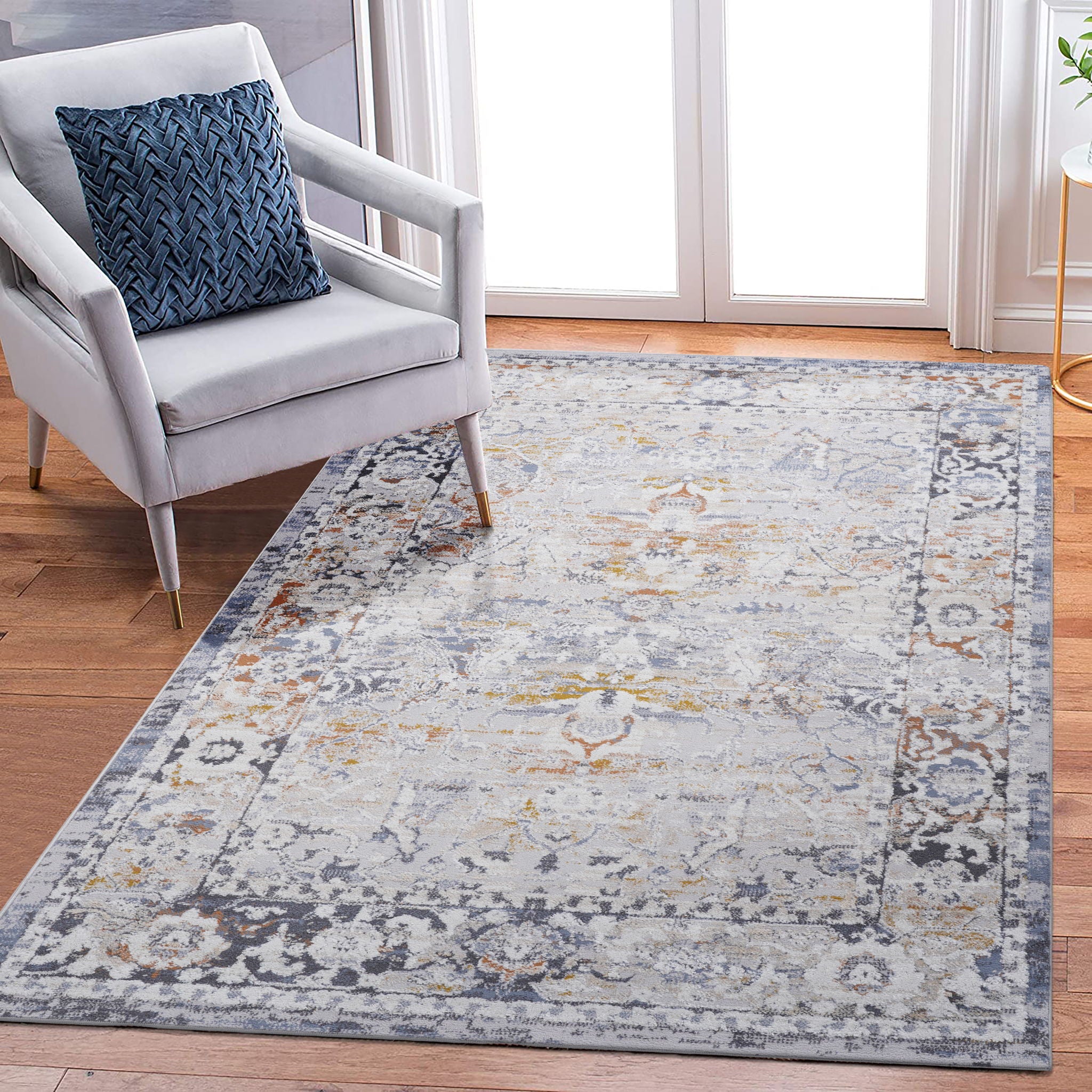 Payas - 6' X 9' Traditional Area Rug - Ivory / Gray