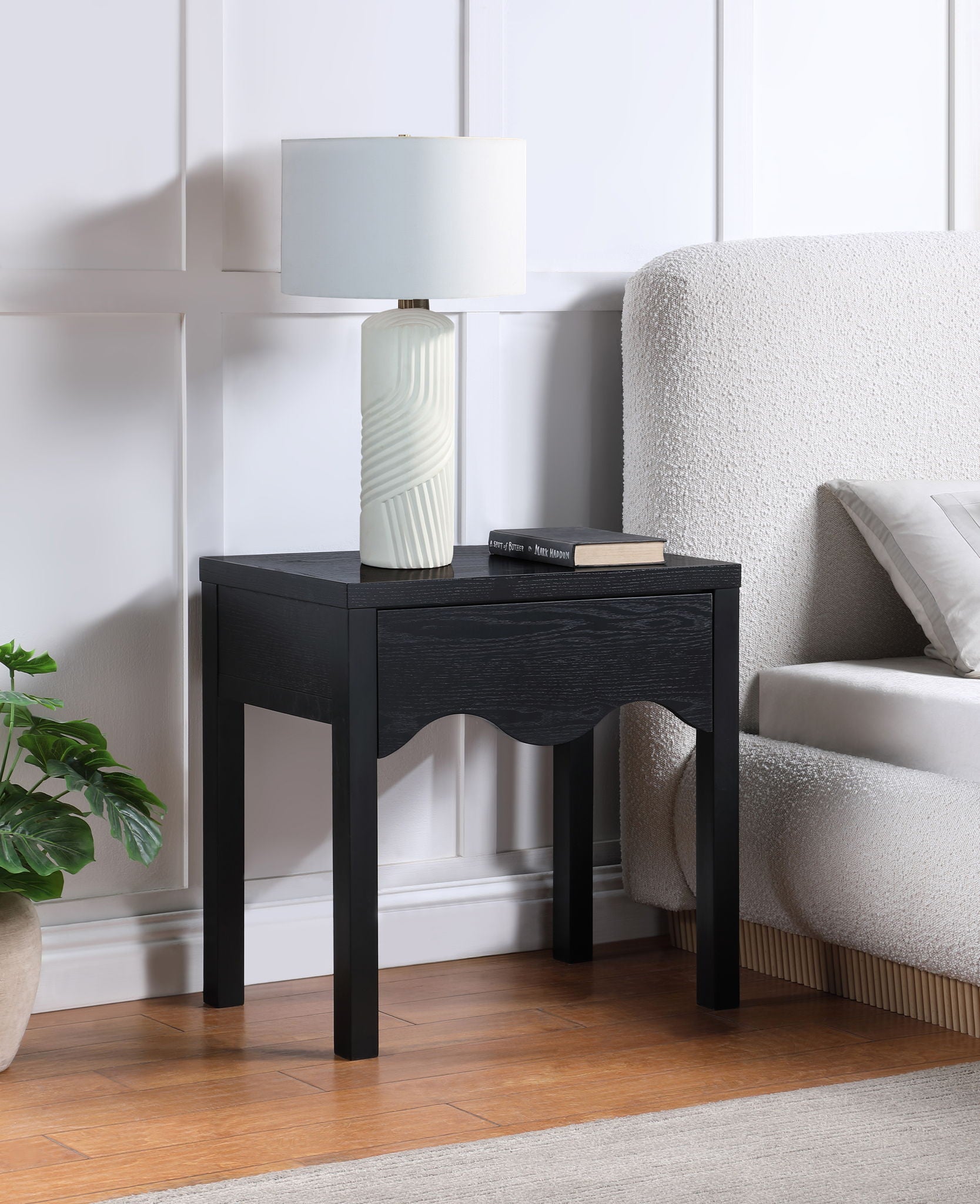 Fiora - Night Stand