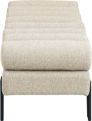 Akeela - Bench